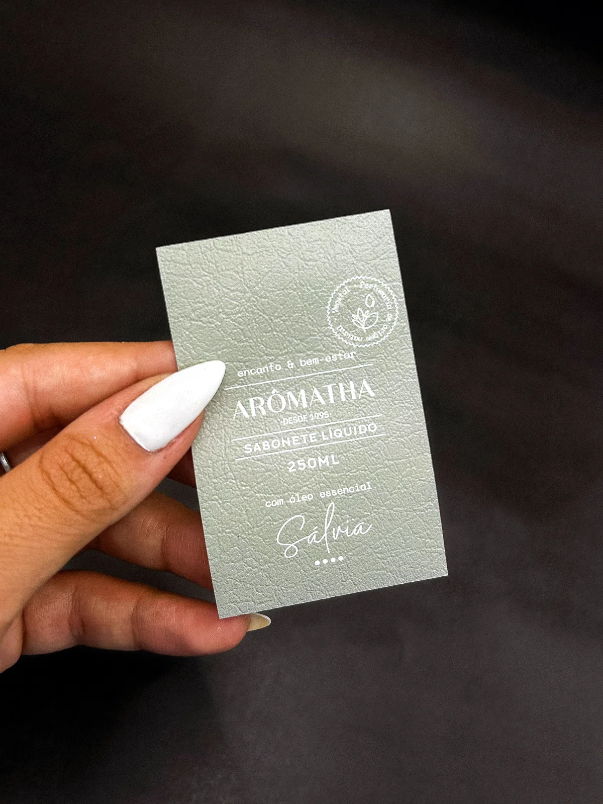 Cartão verde com acabamento premium